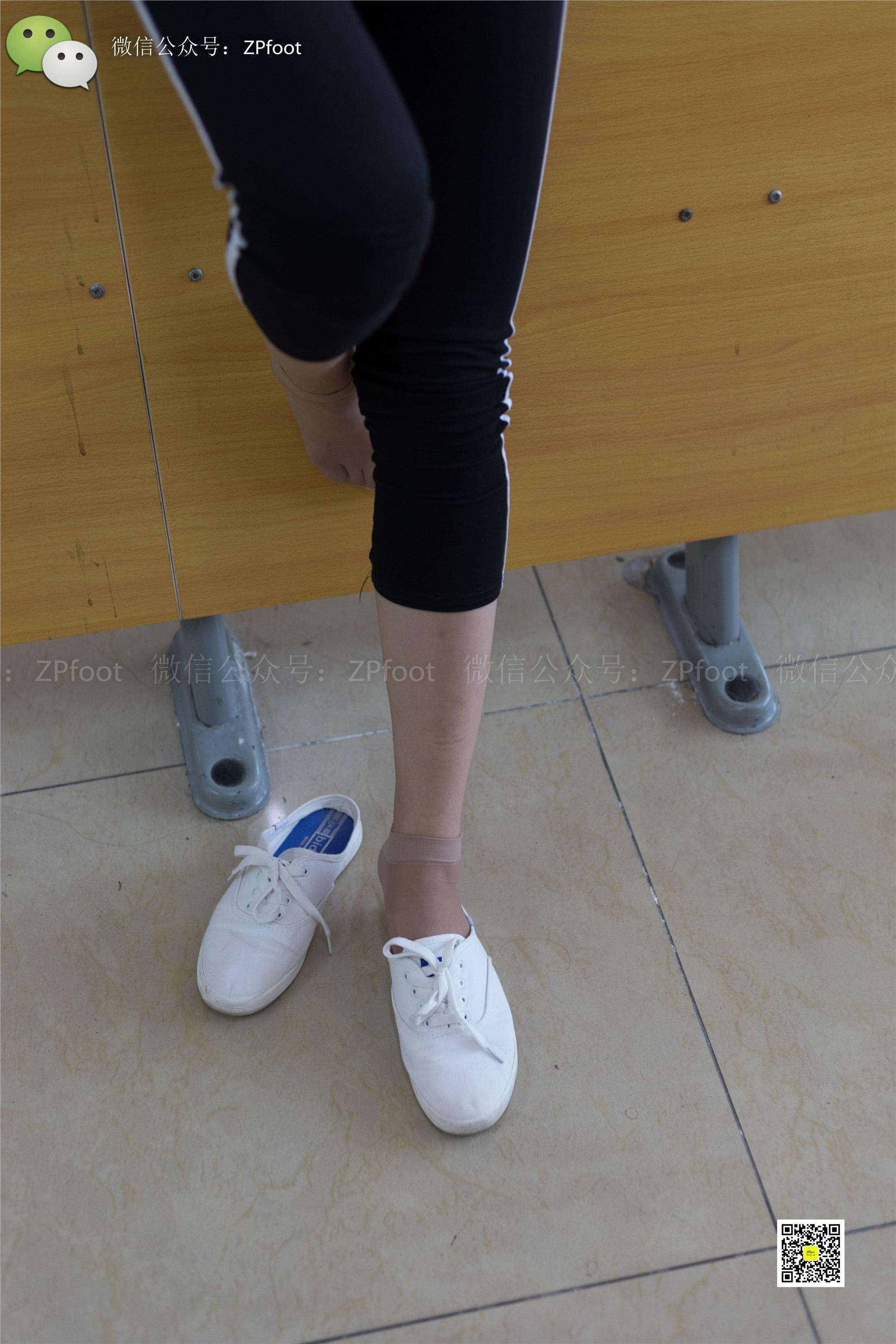 LSS山茶摄影 NO.004 教室短丝裸足